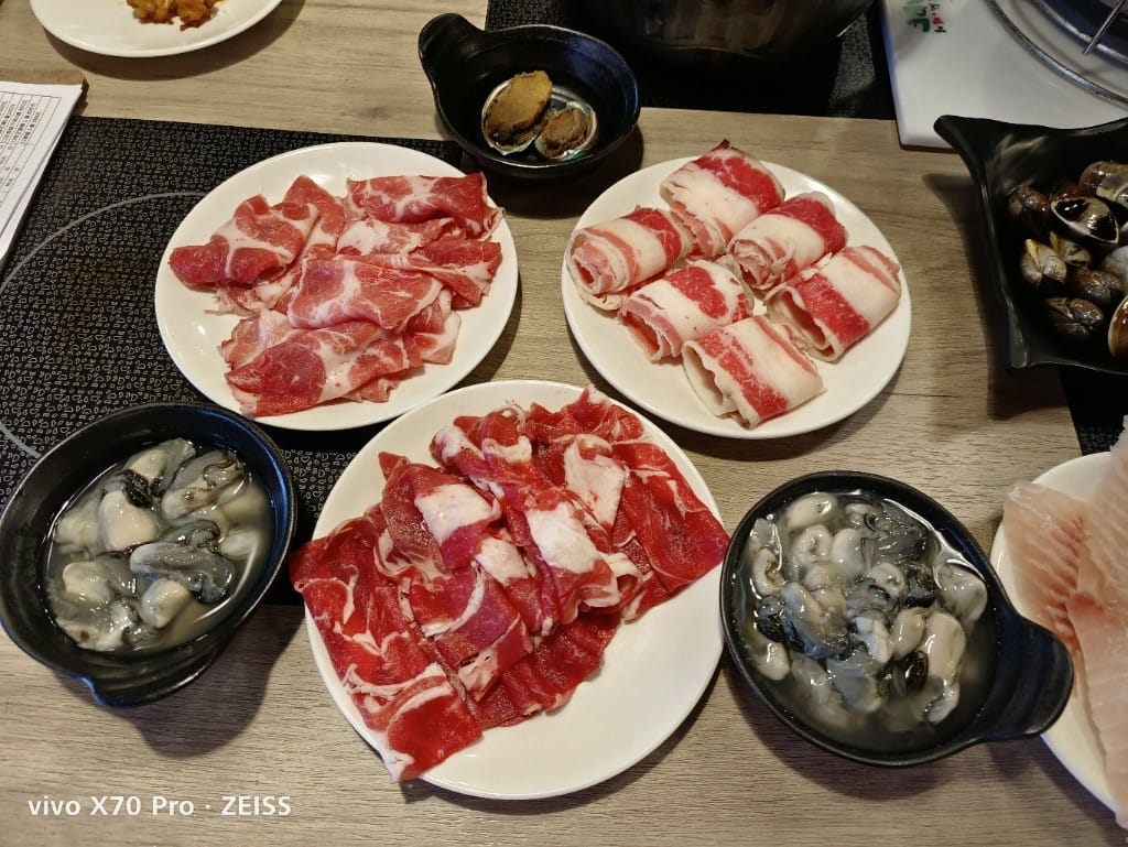 【新莊吃到飽】 なべNABE 那邊火鍋.燒烤2訪，火烤兩吃只要$499起，還有店家自製的多款甜點吃到飽哦❤️