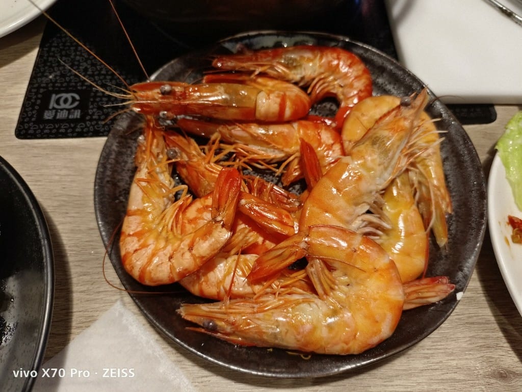 【新莊吃到飽】 なべNABE 那邊火鍋.燒烤2訪，火烤兩吃只要$499起，還有店家自製的多款甜點吃到飽哦❤️