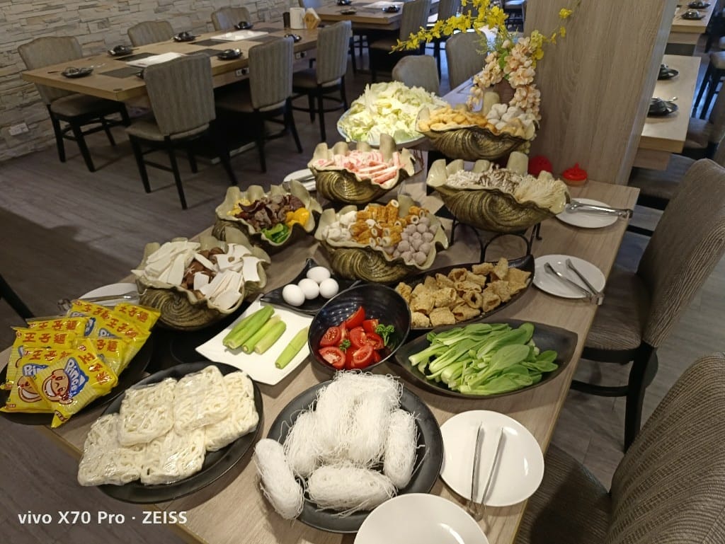 【新莊吃到飽】 なべNABE 那邊火鍋.燒烤2訪，火烤兩吃只要$499起，還有店家自製的多款甜點吃到飽哦❤️