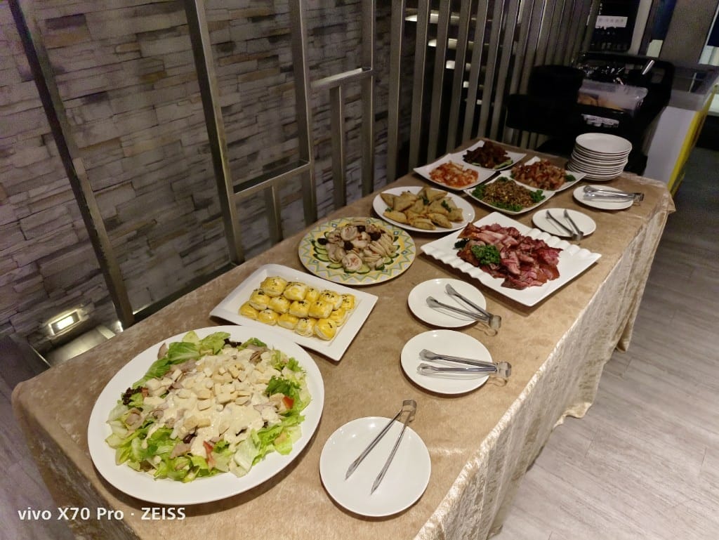 【新莊吃到飽】 なべNABE 那邊火鍋.燒烤2訪，火烤兩吃只要$499起，還有店家自製的多款甜點吃到飽哦❤️