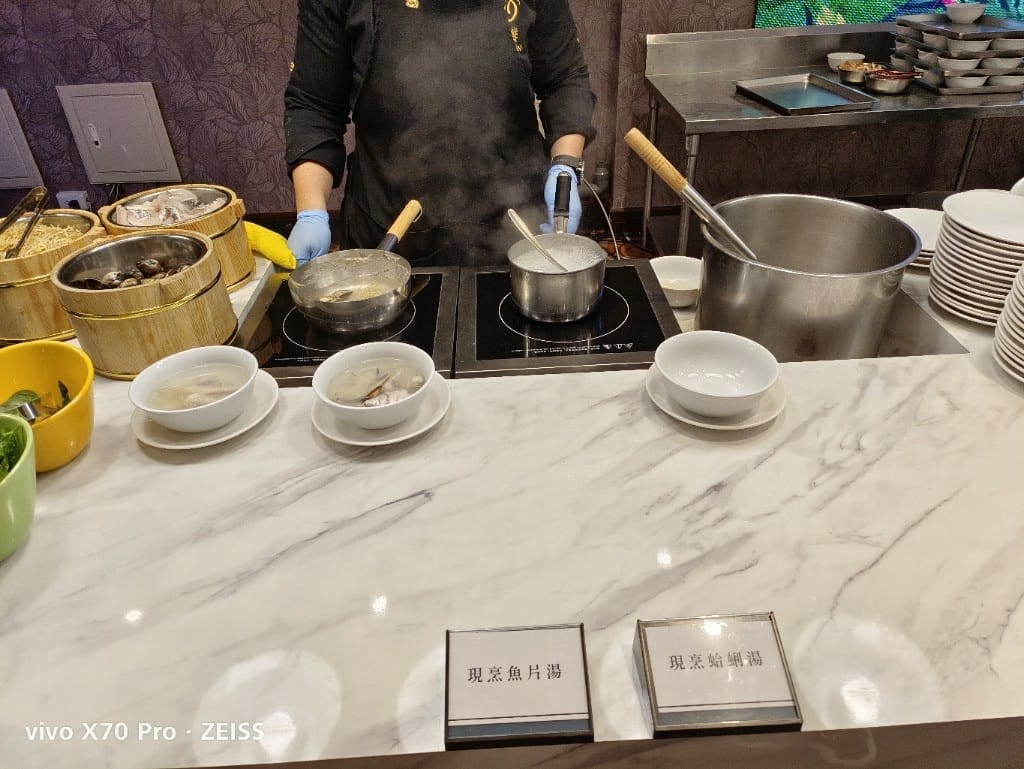 【新莊吃到飽】峇里斯南洋海鮮總匯，新莊最新吃到飽，試營運前3天買一送一哦！
