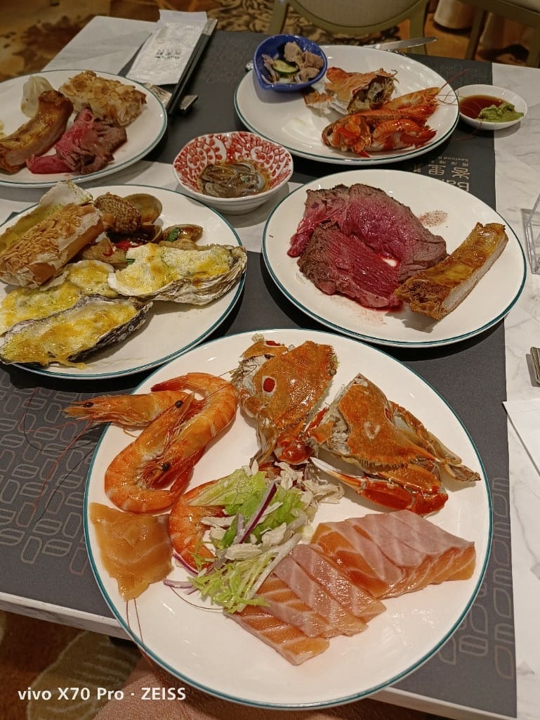 【新莊吃到飽】峇里斯南洋海鮮總匯，新莊最新吃到飽，試營運前3天買一送一哦！
