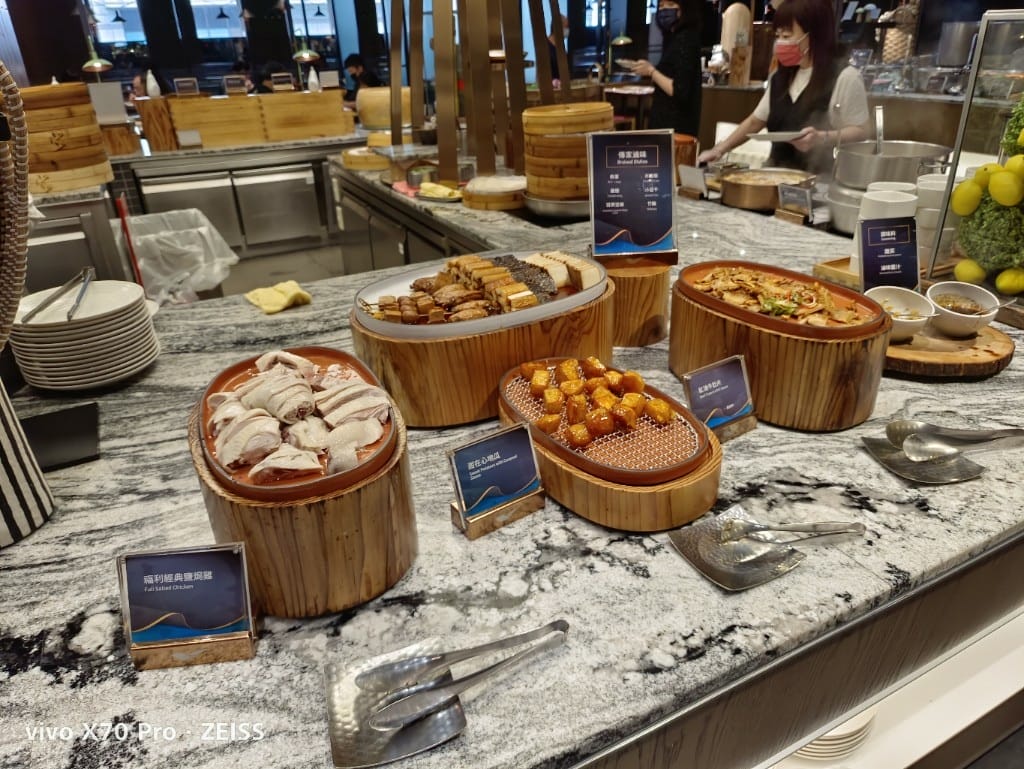 【台北吃到飽】饗食天堂大直店，假日午餐焗烤生蠔吃到飽還千元有找，CP值超高❤️