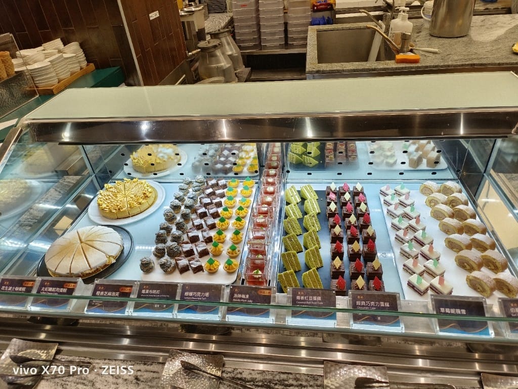 【台北吃到飽】饗食天堂大直店，假日午餐焗烤生蠔吃到飽還千元有找，CP值超高❤️