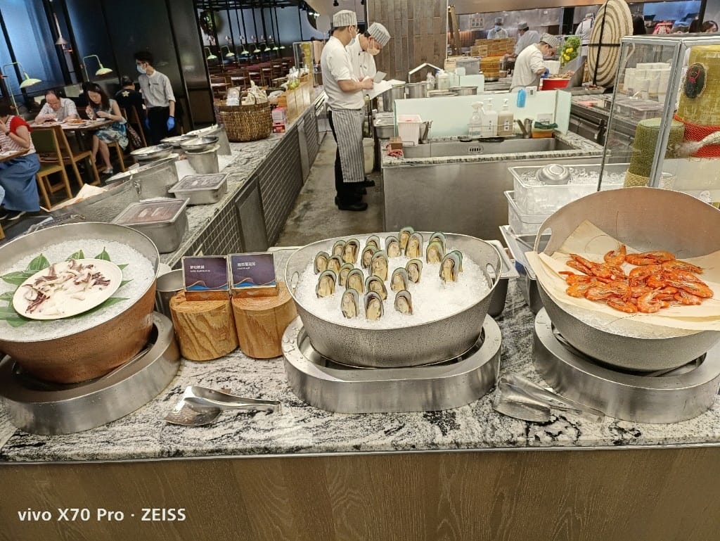 【台北吃到飽】饗食天堂大直店，假日午餐焗烤生蠔吃到飽還千元有找，CP值超高❤️