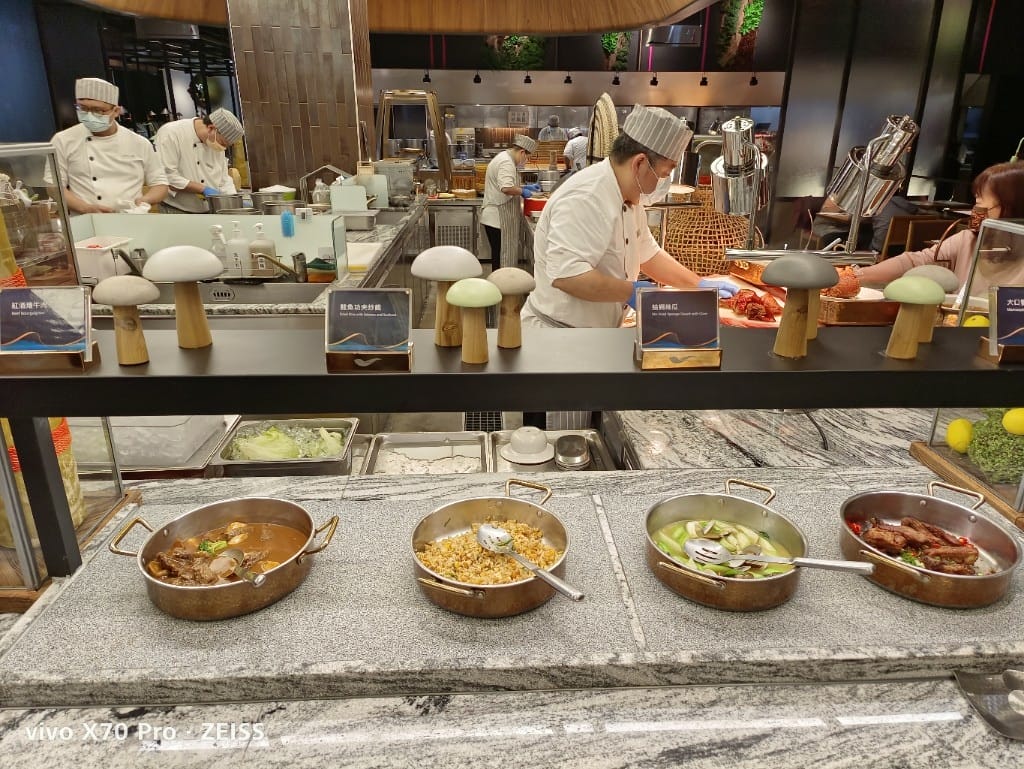 【台北吃到飽】饗食天堂大直店，假日午餐焗烤生蠔吃到飽還千元有找，CP值超高❤️