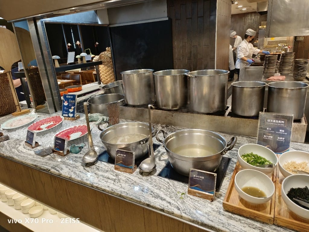 【台北吃到飽】饗食天堂大直店，假日午餐焗烤生蠔吃到飽還千元有找，CP值超高❤️