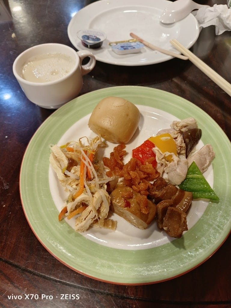 【台北吃到飽】國軍英雄館早餐，中式早餐只要$130，滿滿焢肉吃到飽耶！❤️