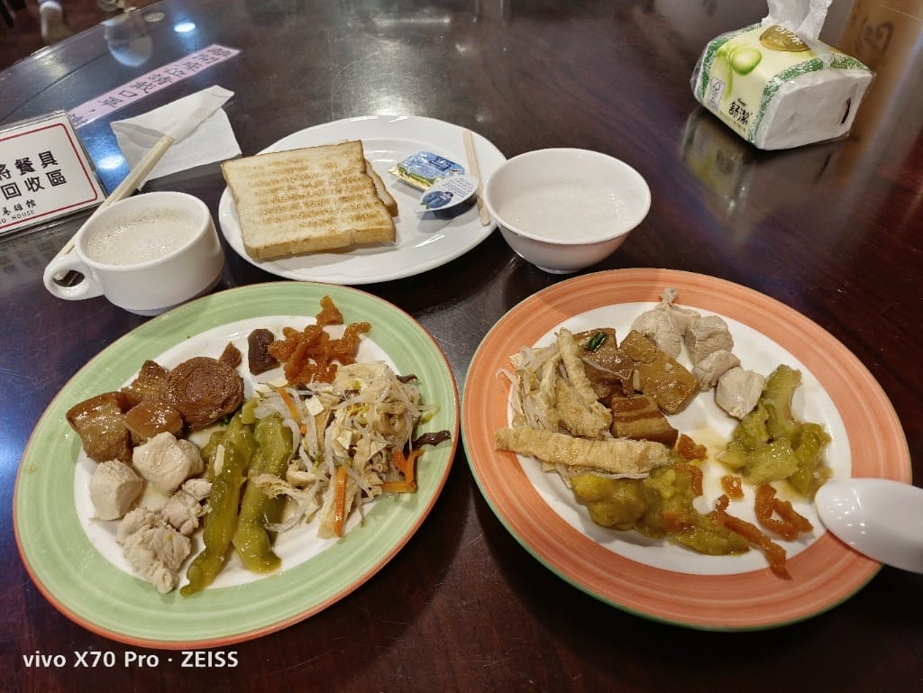 【台北吃到飽】國軍英雄館早餐，中式早餐只要$130，滿滿焢肉吃到飽耶！❤️