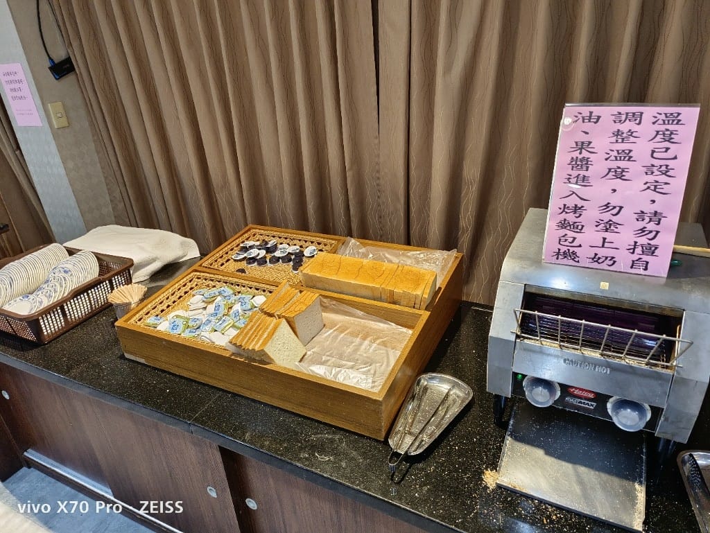 【台北吃到飽】國軍英雄館早餐，中式早餐只要$130，滿滿焢肉吃到飽耶！❤️
