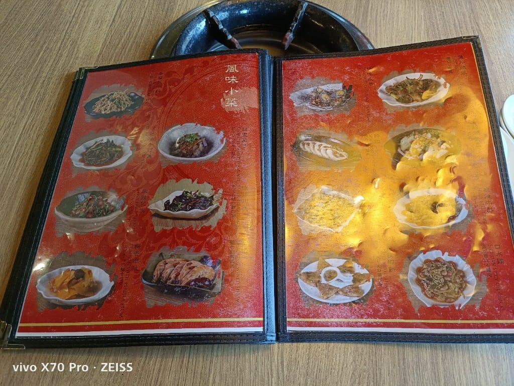 【台北吃到飽】川巴子火鍋樓，好久不見的川巴子，多款川味涼菜吃到飽，母親節期間5人同行1人免費哦！