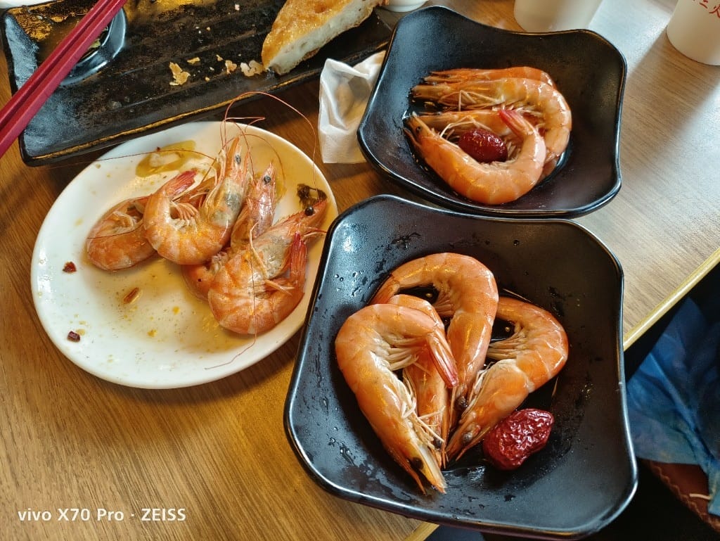 【台北吃到飽】川巴子火鍋樓，好久不見的川巴子，多款川味涼菜吃到飽，母親節期間5人同行1人免費哦！