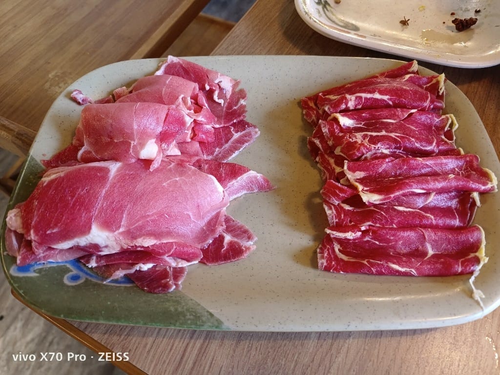 【台北吃到飽】川巴子火鍋樓，好久不見的川巴子，多款川味涼菜吃到飽，母親節期間5人同行1人免費哦！