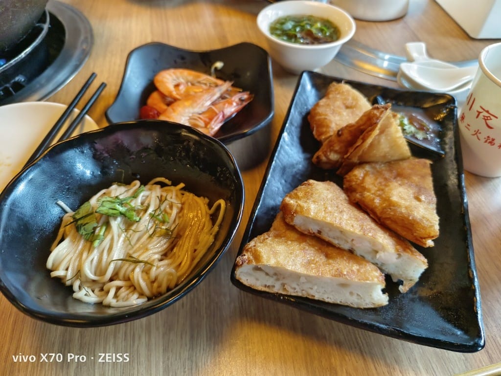 【台北吃到飽】川巴子火鍋樓，好久不見的川巴子，多款川味涼菜吃到飽，母親節期間5人同行1人免費哦！