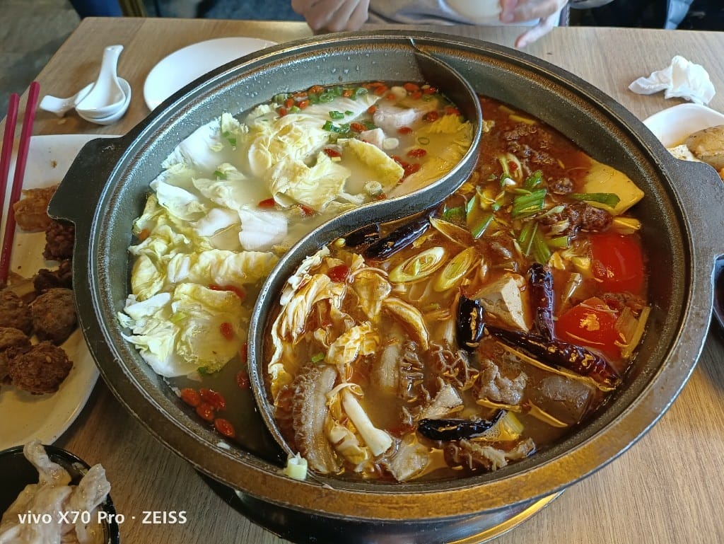 【台北吃到飽】川巴子火鍋樓，好久不見的川巴子，多款川味涼菜吃到飽，母親節期間5人同行1人免費哦！