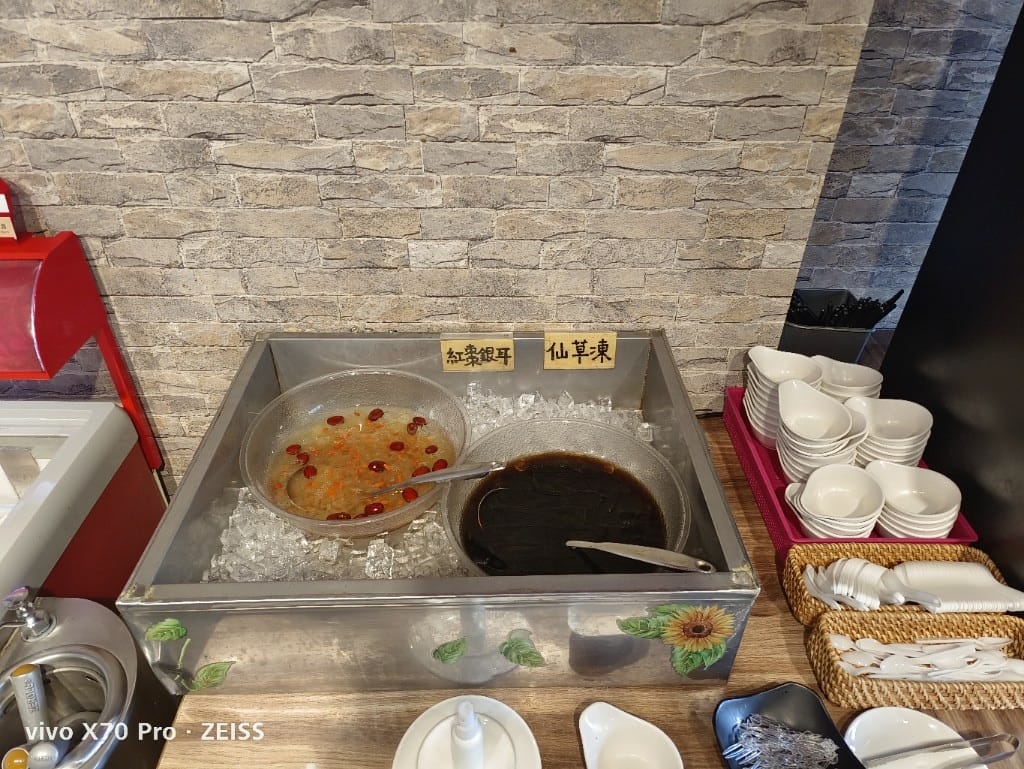 【台北吃到飽】川巴子火鍋樓，好久不見的川巴子，多款川味涼菜吃到飽，母親節期間5人同行1人免費哦！