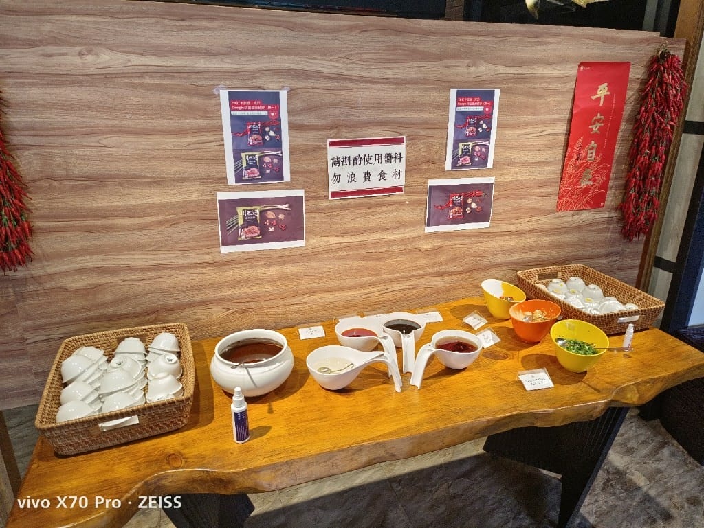 【台北吃到飽】川巴子火鍋樓，好久不見的川巴子，多款川味涼菜吃到飽，母親節期間5人同行1人免費哦！