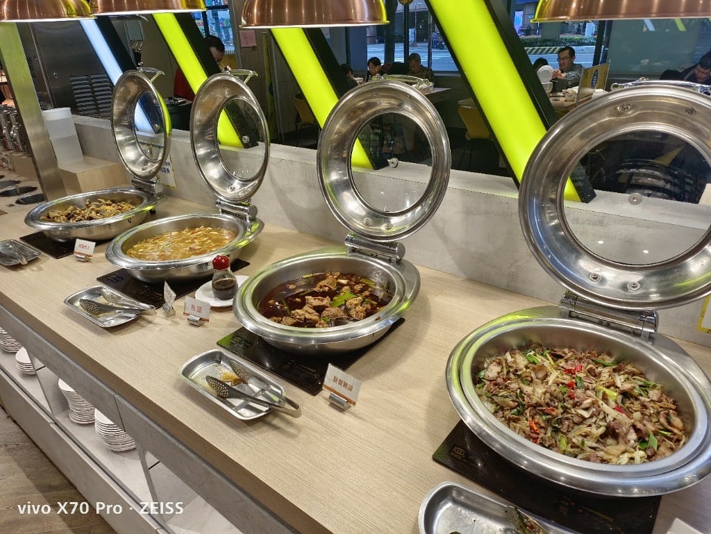 【板橋吃到飽】吉哆火鍋百匯，師園鹹酥雞&台灣小吃吃起來❤️