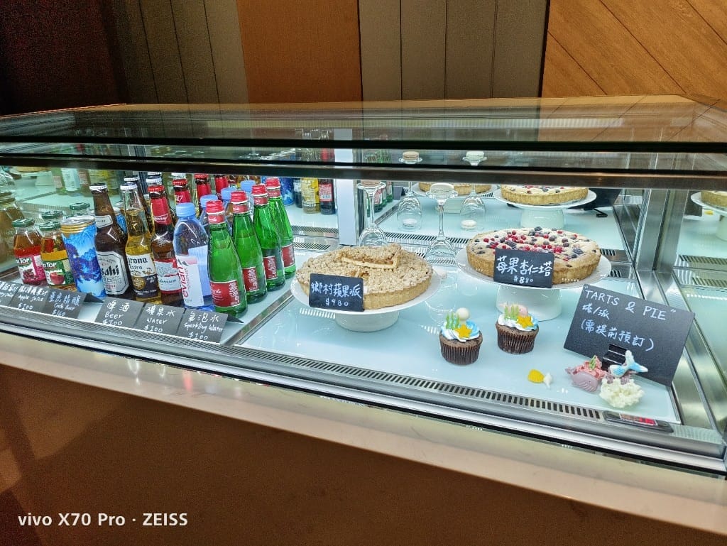 【桃園吃到飽】和逸飯店逸市集午餐，每週二午晚餐買一送一只要$588哦！