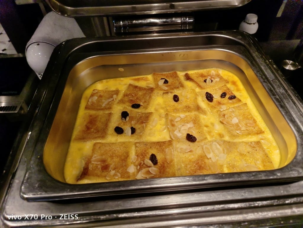 【桃園吃到飽】和逸飯店逸市集午餐，每週二午晚餐買一送一只要$588哦！