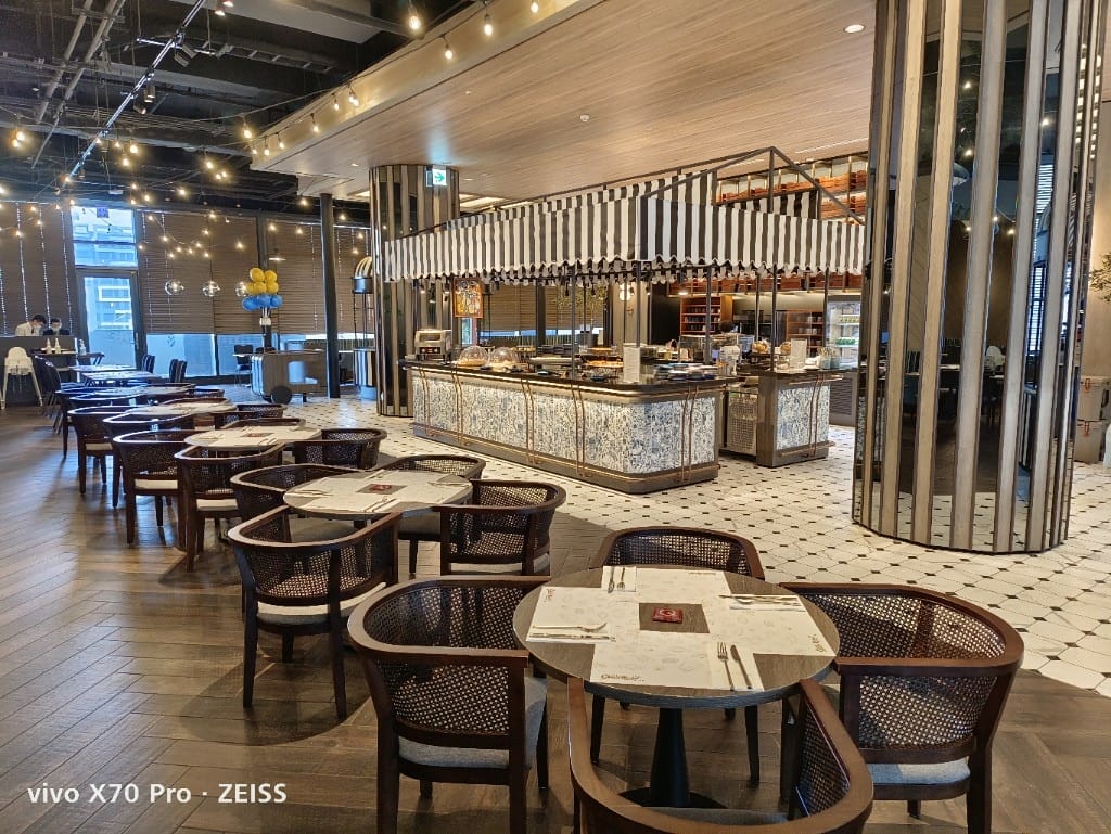 【桃園吃到飽】和逸飯店逸市集午餐，每週二午晚餐買一送一只要$588哦！