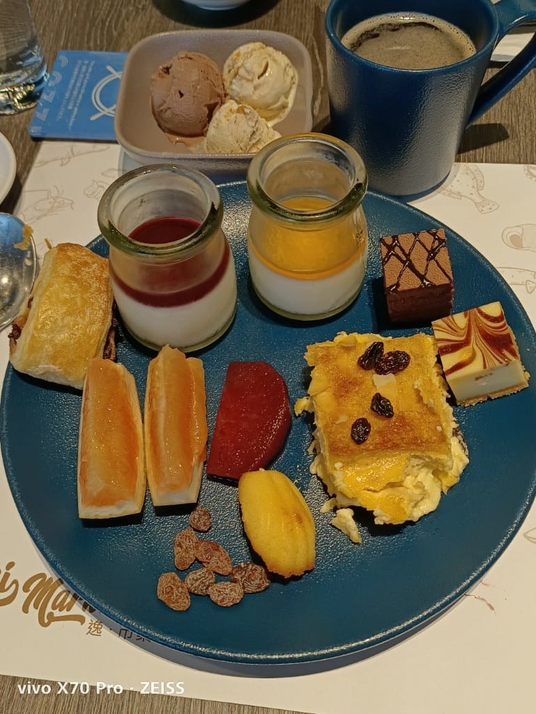 【桃園吃到飽】和逸飯店逸市集午餐，每週二午晚餐買一送一只要$588哦！