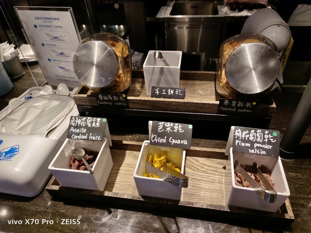 【桃園吃到飽】和逸飯店逸市集午餐，每週二午晚餐買一送一只要$588哦！