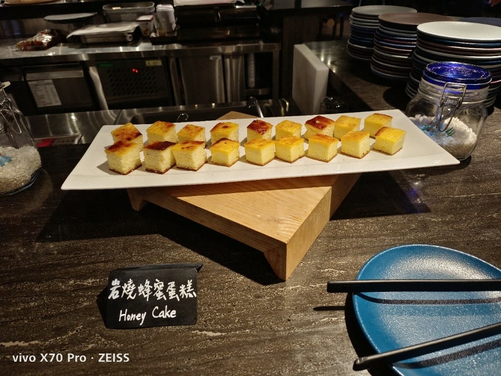 【桃園吃到飽】和逸飯店逸市集午餐，每週二午晚餐買一送一只要$588哦！
