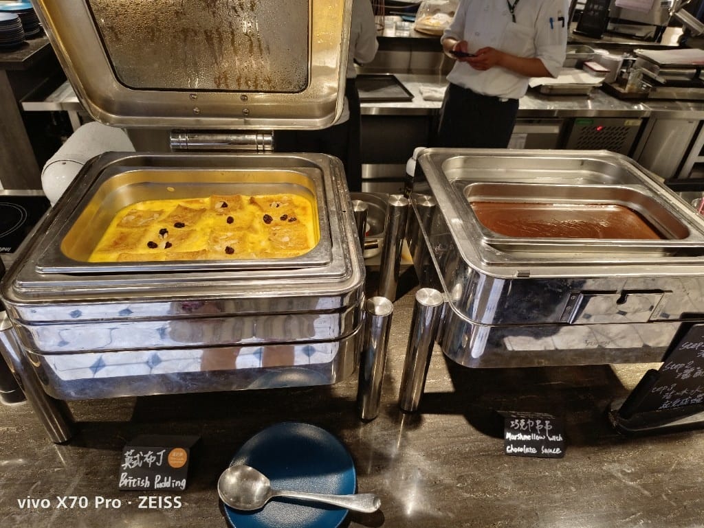 【桃園吃到飽】和逸飯店逸市集午餐，每週二午晚餐買一送一只要$588哦！