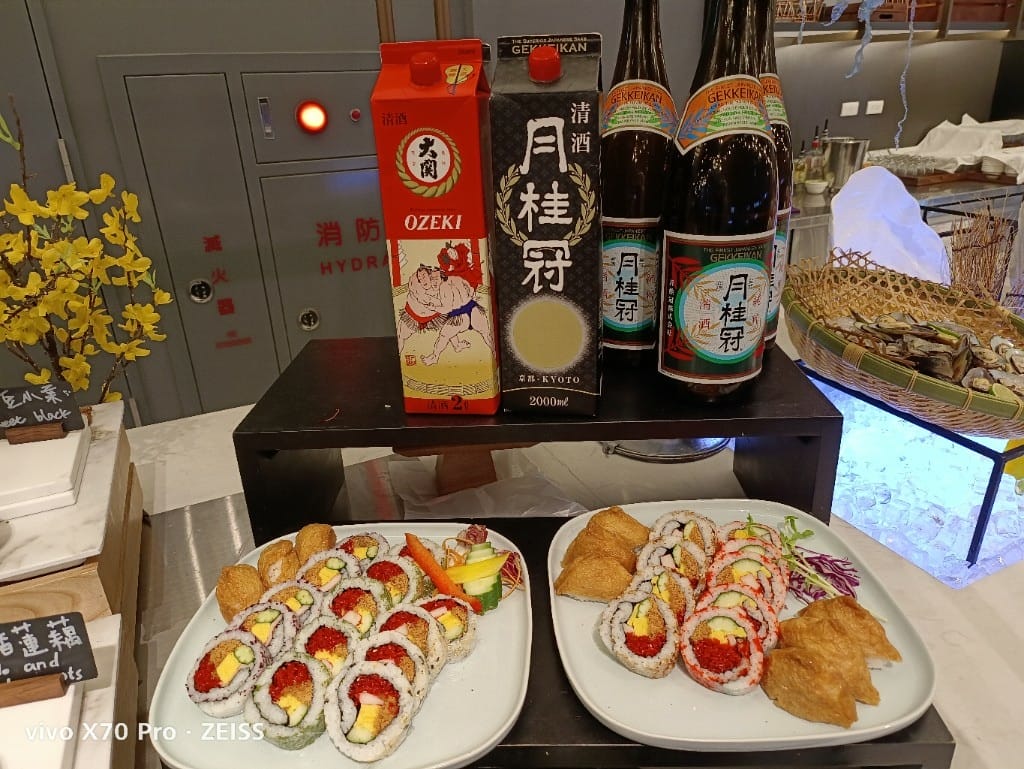 【桃園吃到飽】和逸飯店逸市集午餐，每週二午晚餐買一送一只要$588哦！