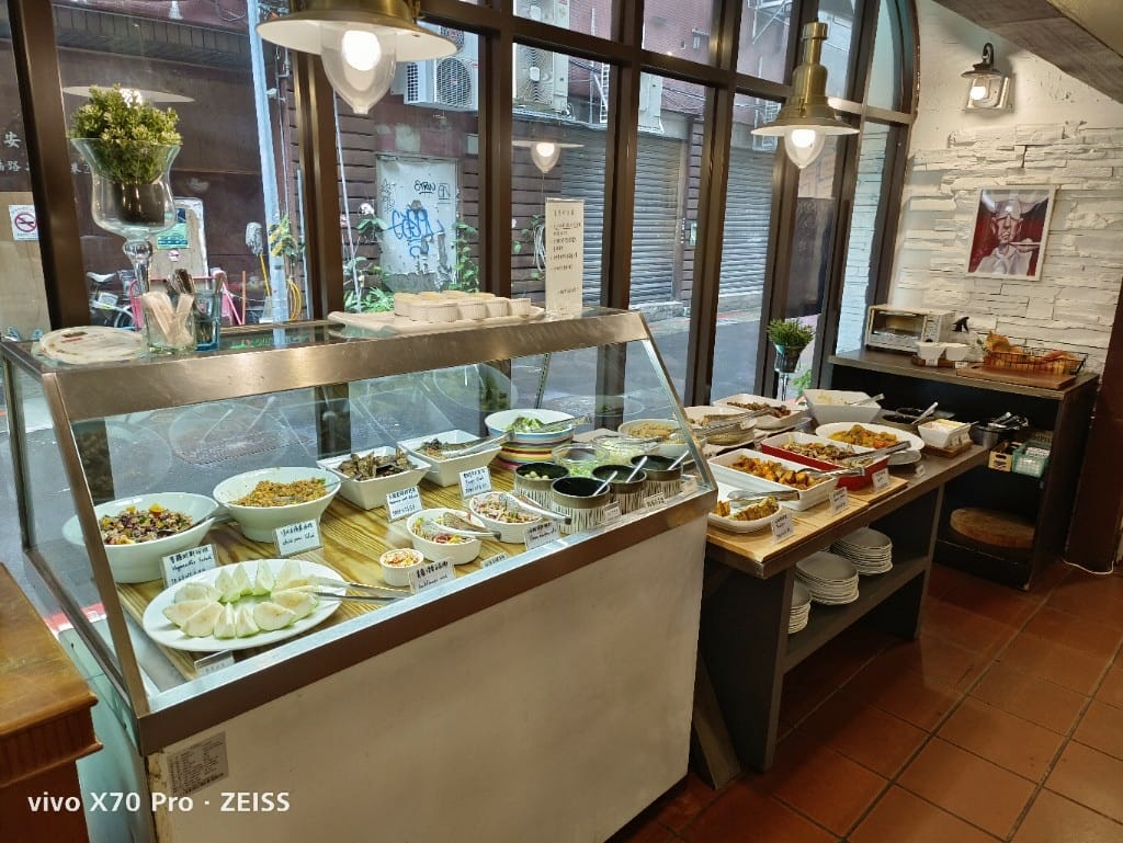【台北吃到飽】帝拉摩義式餐廳，平價的地中海舒食沙拉吧吃到飽❤️