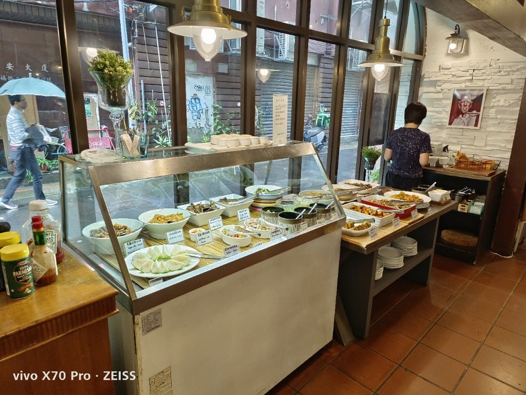 【台北吃到飽】帝拉摩義式餐廳，平價的地中海舒食沙拉吧吃到飽❤️