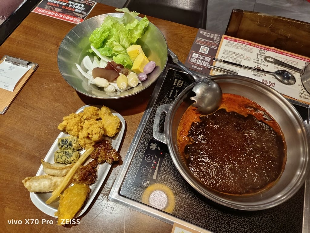 【新莊吃到飽】『 兩餐 』두끼韓國年糕火鍋吃到飽，只要$299