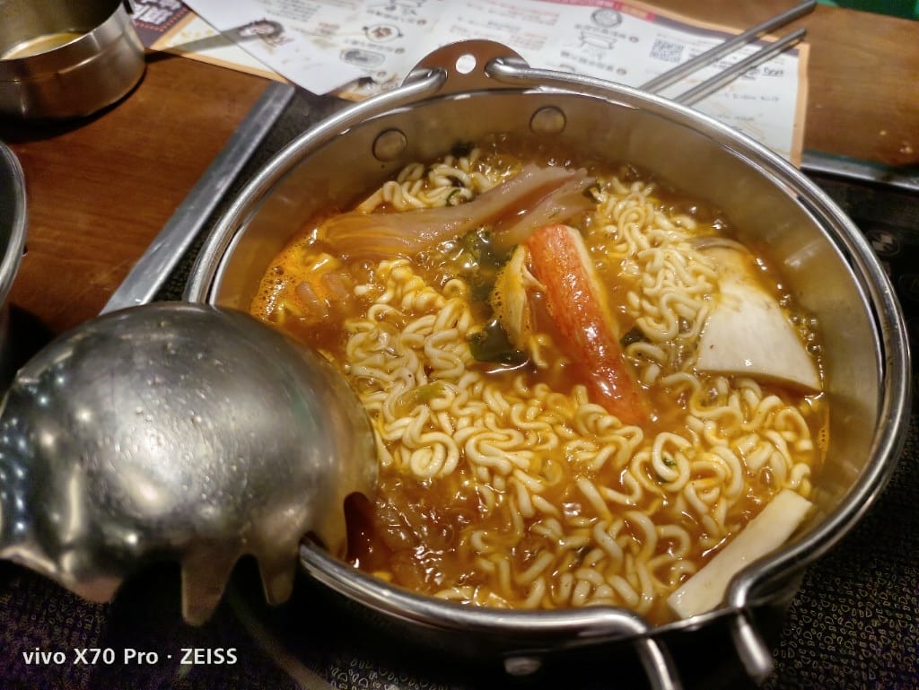 【新莊吃到飽】『 兩餐 』두끼韓國年糕火鍋吃到飽，只要$299