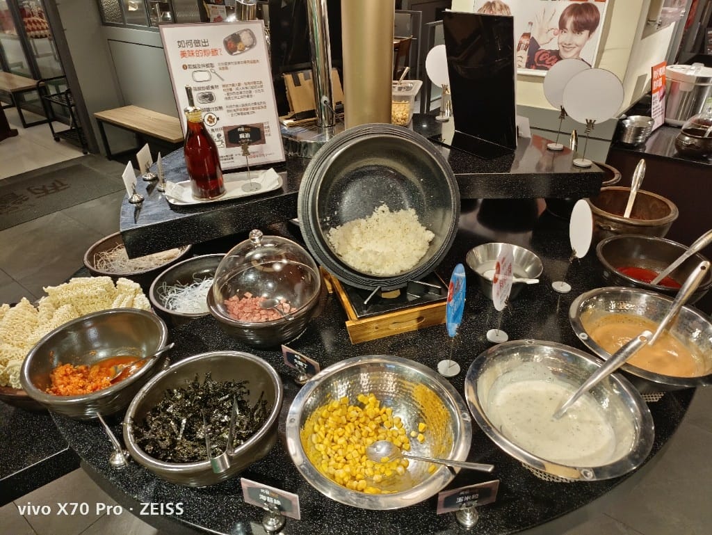 【新莊吃到飽】『 兩餐 』두끼韓國年糕火鍋吃到飽，只要$299