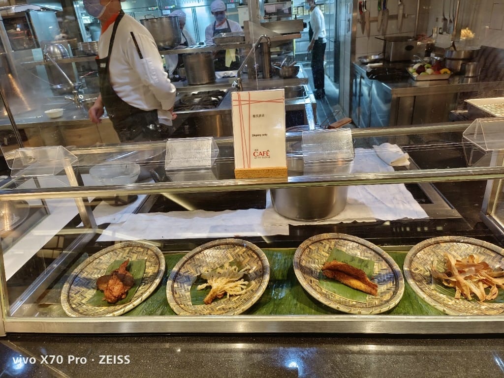 【台北吃到飽】香格里拉遠企CAFE午餐，用買一送一享受和牛美食季❤️