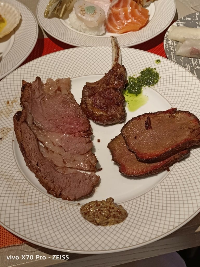 【台北吃到飽】香格里拉遠企CAFE午餐，用買一送一享受和牛美食季❤️