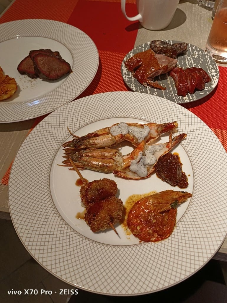【台北吃到飽】香格里拉遠企CAFE午餐，用買一送一享受和牛美食季❤️