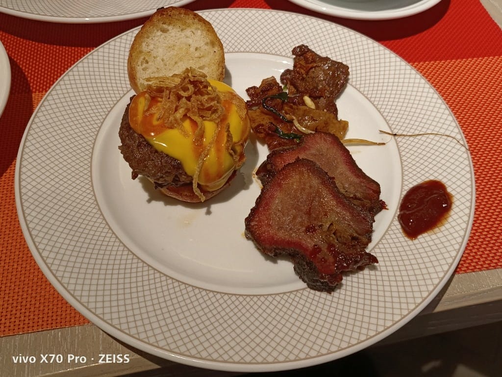 【台北吃到飽】香格里拉遠企CAFE午餐，用買一送一享受和牛美食季❤️