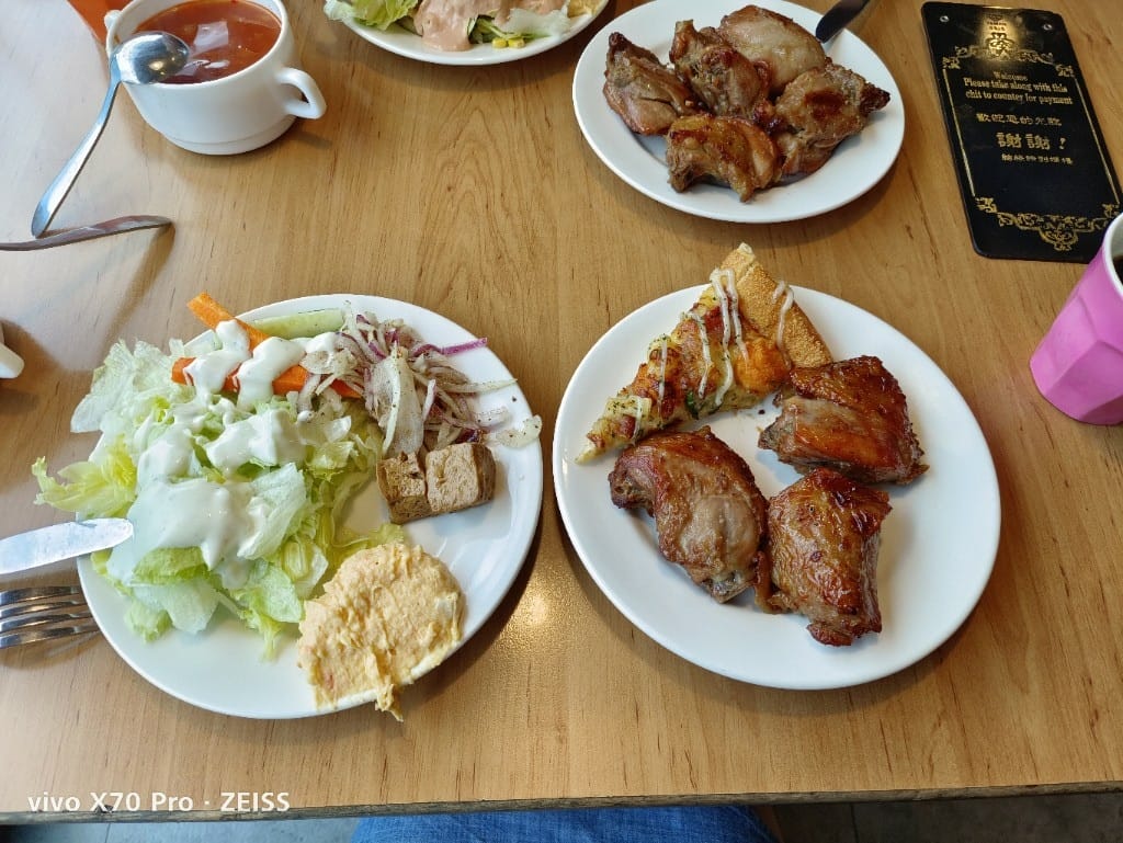 【台北吃到飽】必勝客歡樂吧，久沒吃會想念的烤雞自由囉❤️