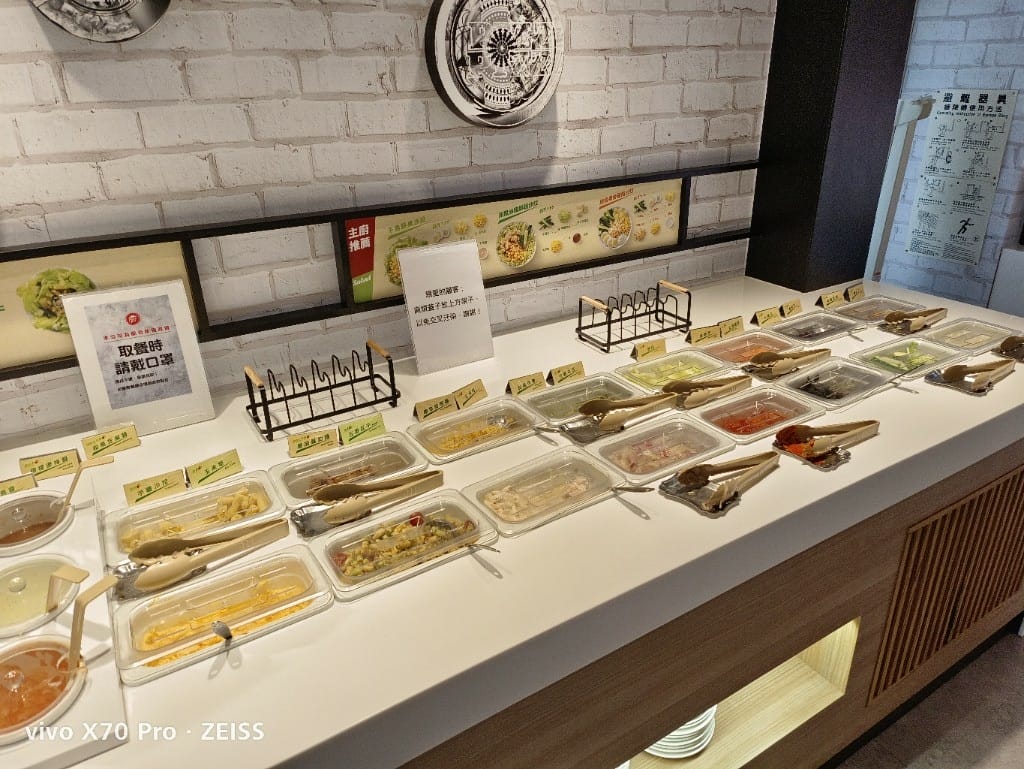 【台北吃到飽】必勝客歡樂吧，久沒吃會想念的烤雞自由囉❤️
