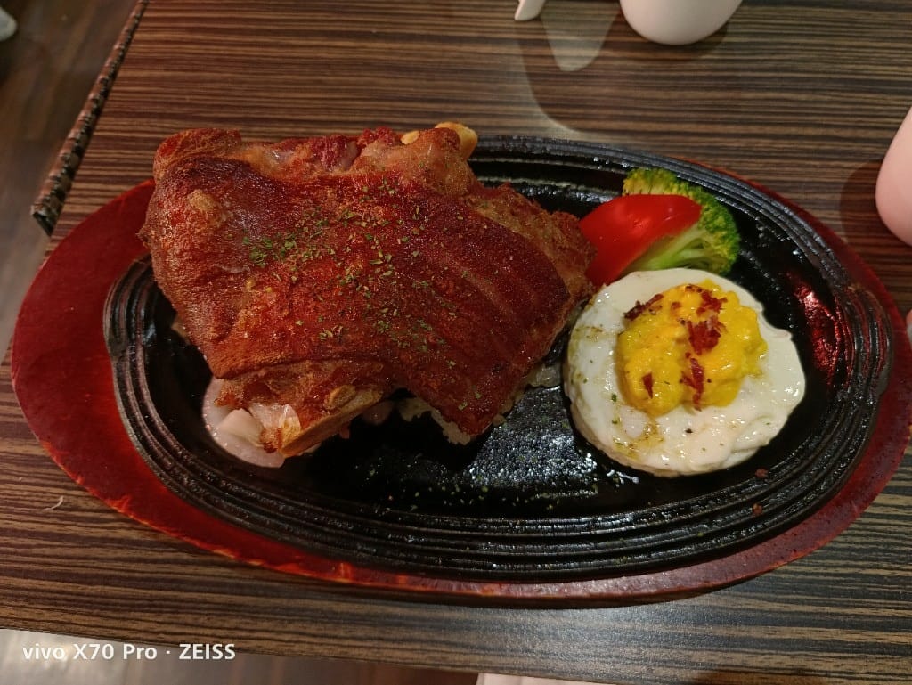 【台北吃到飽】凱撒西餐牛排N訪，自助吧才是主角的老牌牛排館❤️❤️❤️
