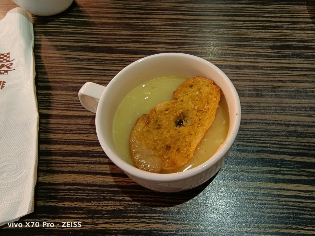 【台北吃到飽】凱撒西餐牛排N訪，自助吧才是主角的老牌牛排館❤️❤️❤️