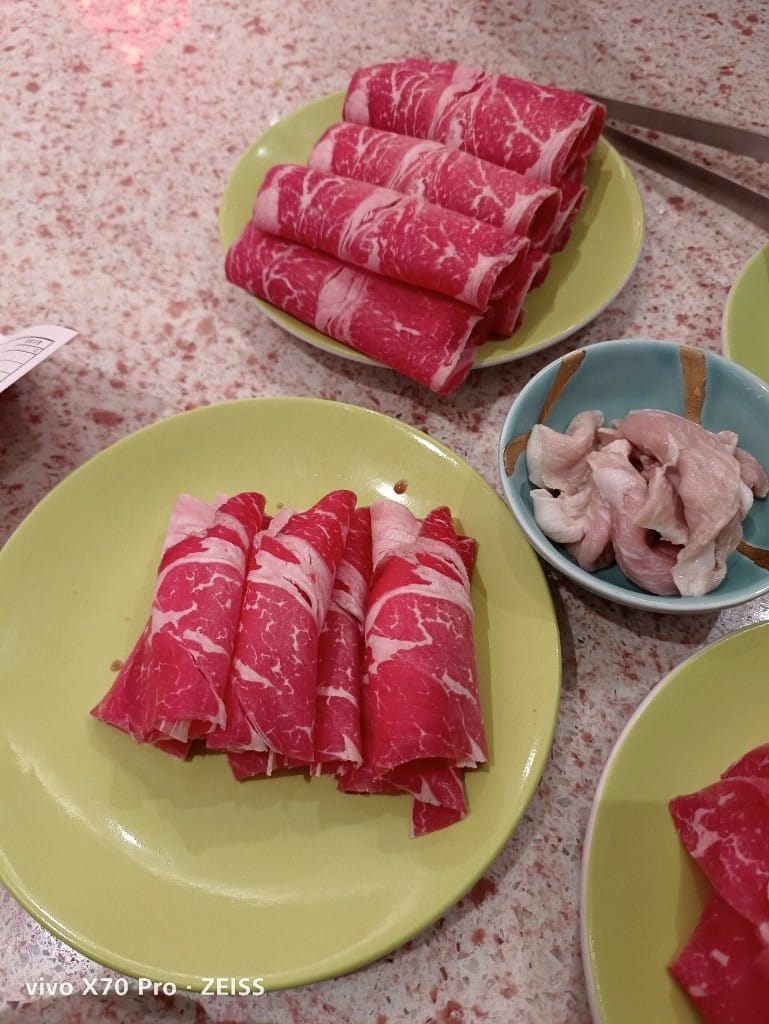 【板橋吃到飽】小福利火鍋會所,來靠臉吃飯一下❤️ - 第29張圖 【板橋吃到飽】小福利火鍋會所,來靠臉吃飯一下❤️