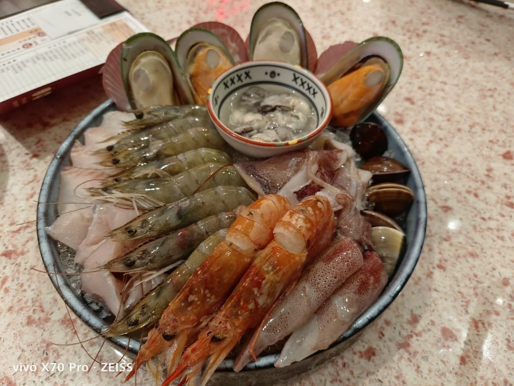 【板橋吃到飽】小福利火鍋會所,來靠臉吃飯一下❤️ - 第31張圖 【板橋吃到飽】小福利火鍋會所,來靠臉吃飯一下❤️