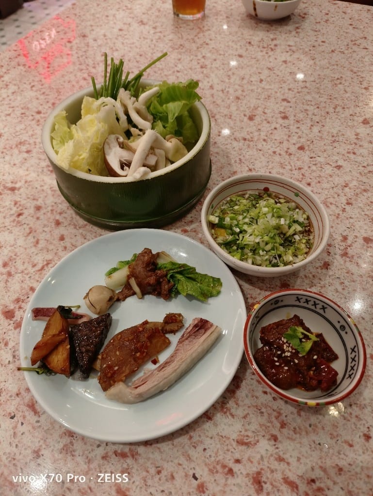 【板橋吃到飽】小福利火鍋會所,來靠臉吃飯一下❤️ - 第24張圖 【板橋吃到飽】小福利火鍋會所,來靠臉吃飯一下❤️