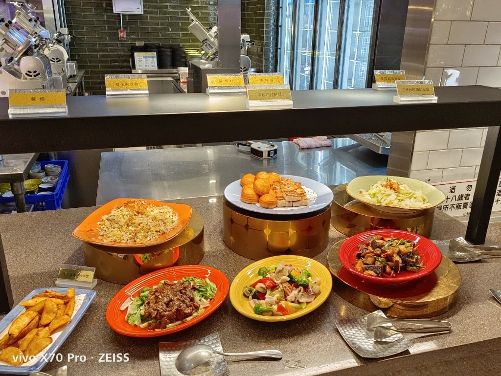【板橋吃到飽】小福利火鍋會所,來靠臉吃飯一下❤️ - 第15張圖 【板橋吃到飽】小福利火鍋會所,來靠臉吃飯一下❤️