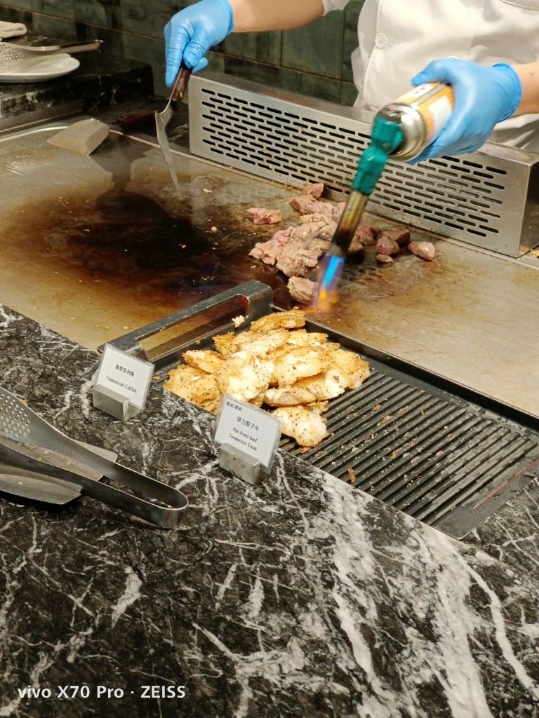【台北吃到飽】王朝大飯店SunnyBuffet ，下午茶升等午餐，超棒牛排吃的好滿足😍