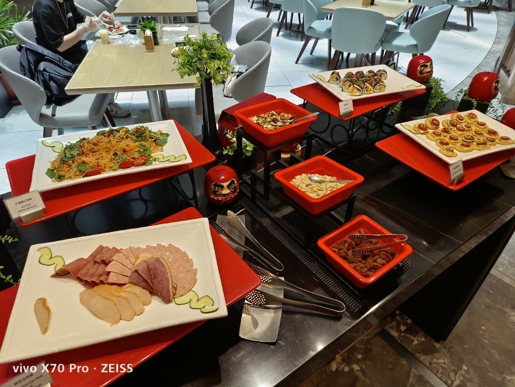【台北吃到飽】王朝大飯店SunnyBuffet ，下午茶升等午餐，超棒牛排吃的好滿足😍