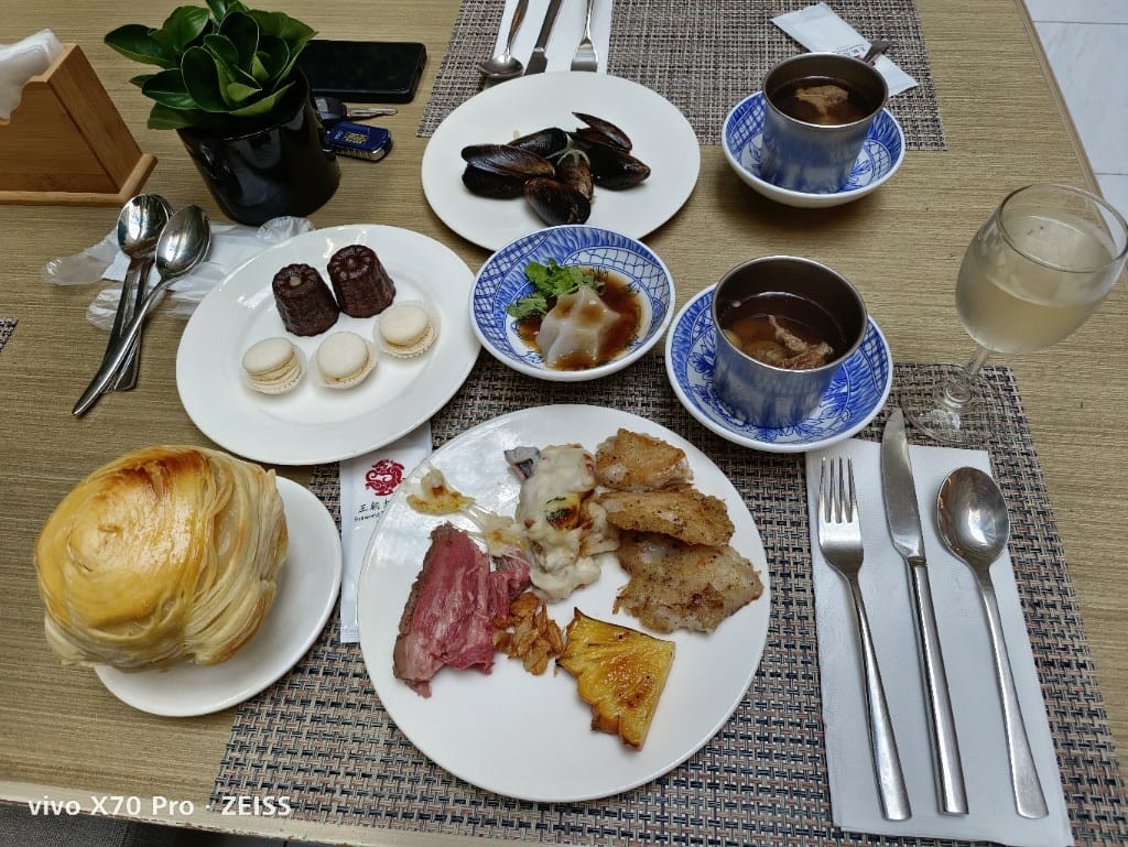 【台北吃到飽】王朝大飯店SunnyBuffet ，下午茶升等午餐，超棒牛排吃的好滿足😍